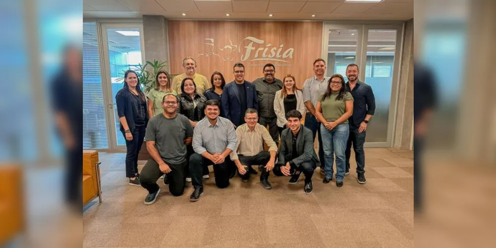 Grupo realiza visita à cooperativa Frísia