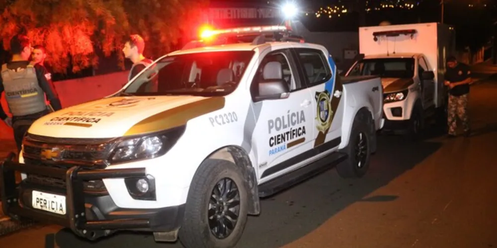 Equipes da Polícia Civil e Científica estiveram no local da ocorrência