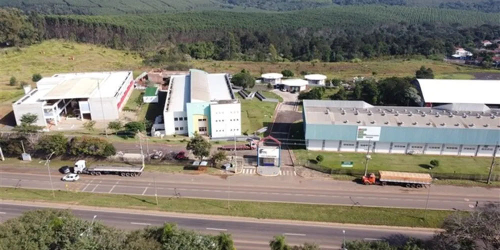 Os servidores também reivindicam o reajuste do auxílio-alimentação, creche e saúde equiparados às carreiras do Legislativo e Judiciário