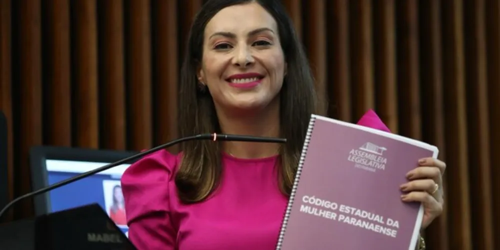 Mabel comemorou a aprovação do projeto durante o Mês da Mulher