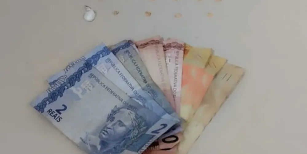 Homem disse à PM que realizava a venda de cada pedra de crack por 10 reais.