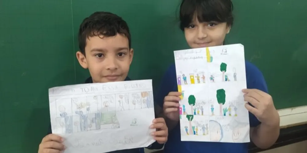 Com a ajuda de seus familiares, os educandos confeccionaram tirinhas e HQs abordando o assunto