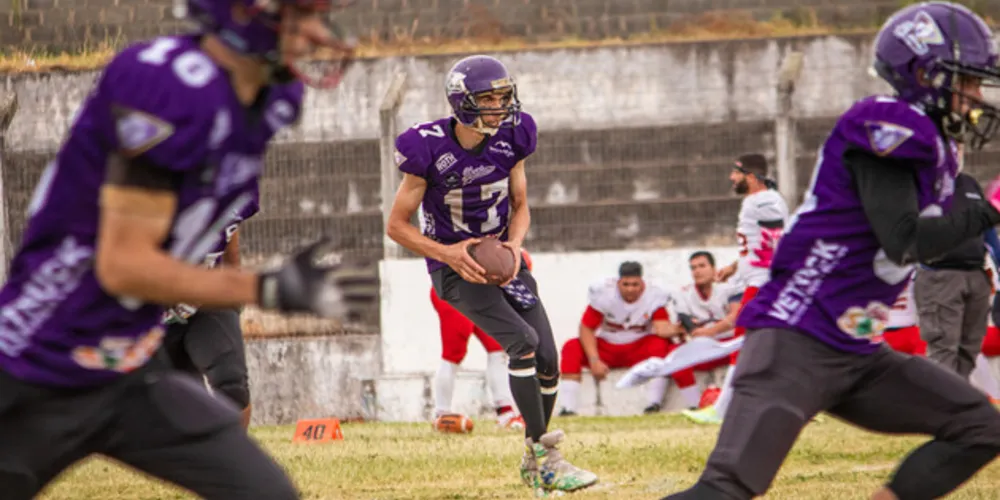 Os torcedores podem acompanhar o jogo de forma online através do canal da Twitch da  Federação Paranaense de Futebol Americano