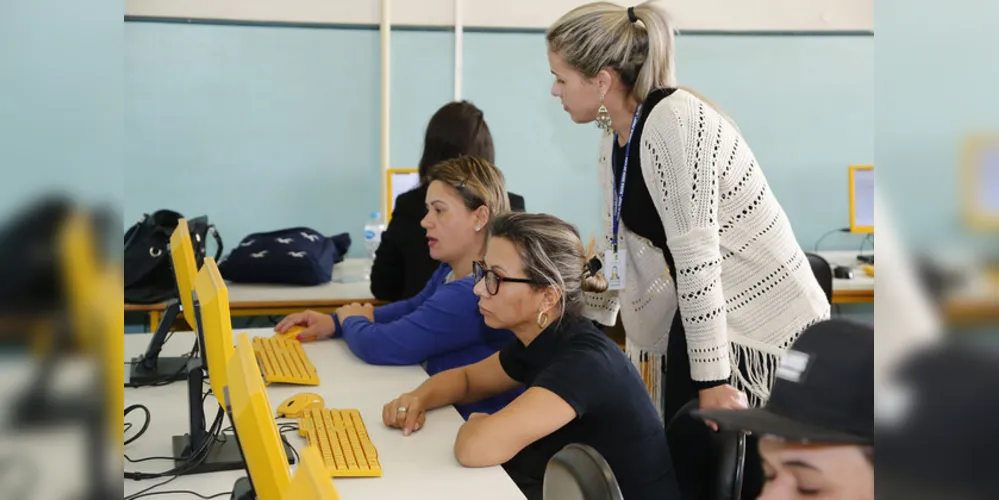 Para se inscrever para os exames do Ensino Médio, é preciso ter 18 anos completos