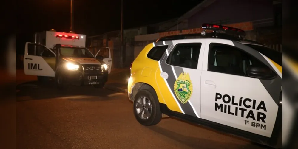 Equipes da Polícia Científica e Militar estiveram no local