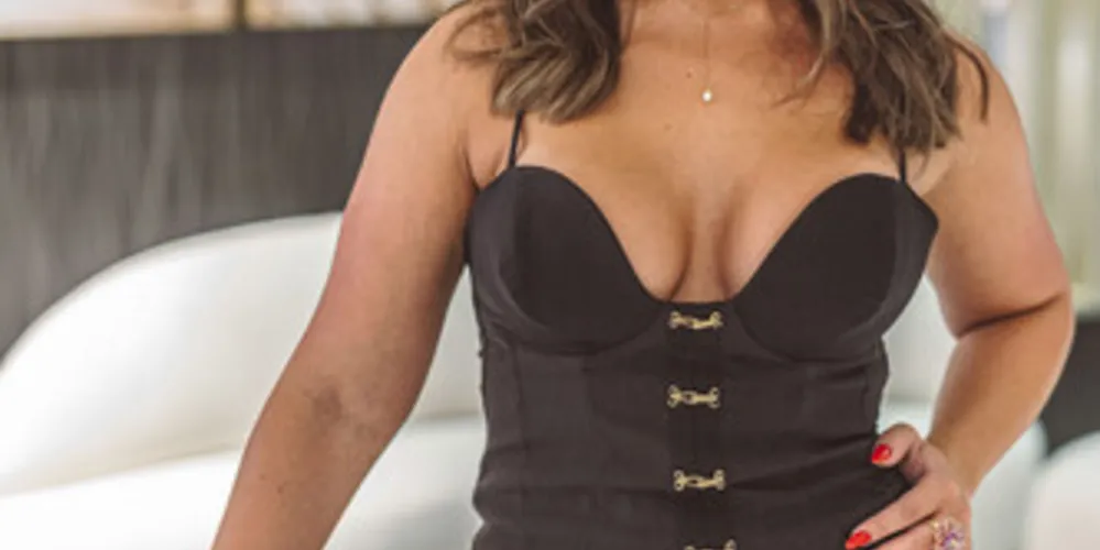 Mulheres excepcionais foram imortalizadas pelas habilidades únicas do renomado fotógrafo Laertes Soares.