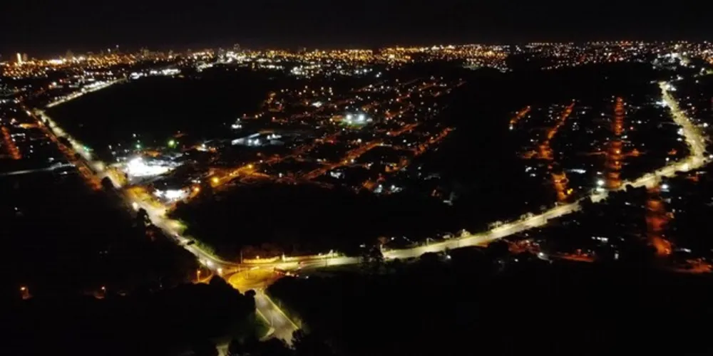 Iluminação em LED traz mais economia e segurança para a cidade