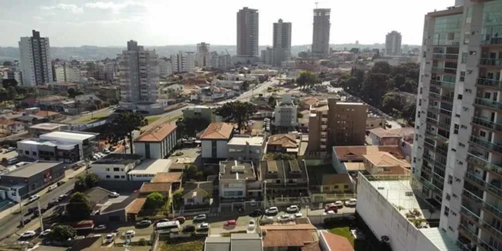 Em Ponta Grossa a máxima deve chegar aos 25º C, enquanto a mínima será de 18º C.
