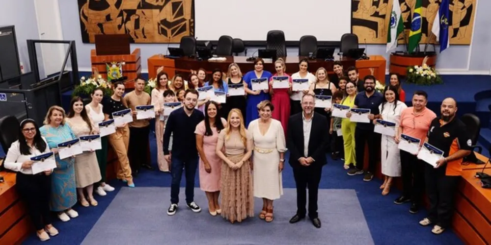 A Prefeita Elizabeth Schmidt compôs a mesa da cerimônia