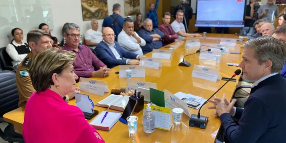 Anúncio aconteceu no gabinete da prefeita Elizabeth Schmidt