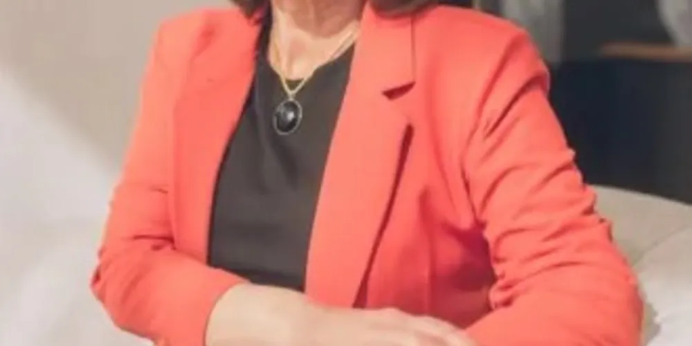 A Crônica desta semana é de autoria de Márcia Derbli Schafranski.
