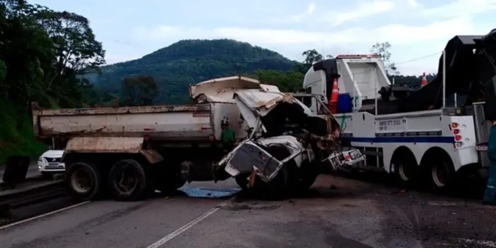 O acidente aconteceu no sentido a Paranaguá