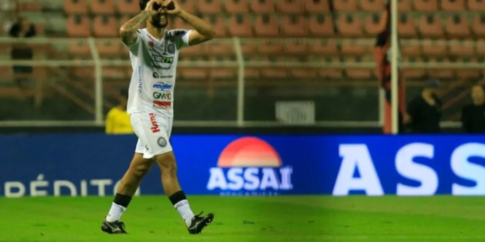 Ronaldo abriu o placar para o time de Vila Oficinas