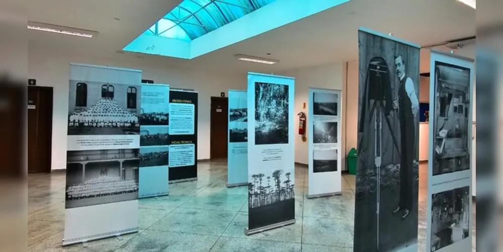 Durante o mês de abril, a exposição itinerante ‘Olhares de Bianchi’ do Museu Cenas, com curadoria de Rafaela Prestes, estará disponível para visitação.