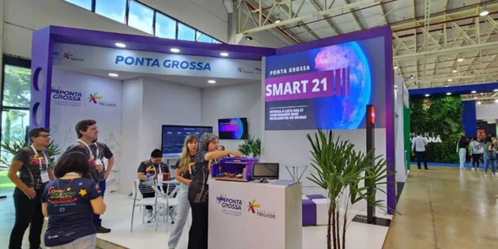 Dentre as ações apresentadas pela Prefeitura de Ponta Grossa, destacam-se a troca completa da iluminação pública por LED