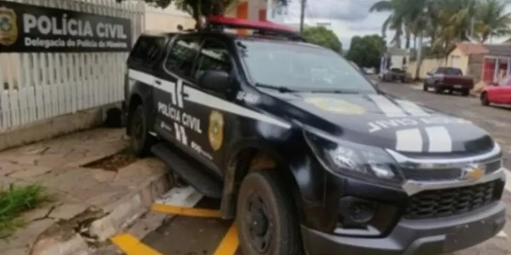 De acordo com a Polícia Civil de Goiás, o suspeito fez dois disparos contra a vítima