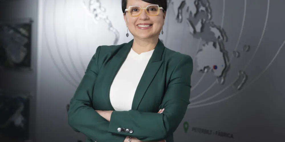 Larisa Gambrell é formada em duas universidades estadunidenses