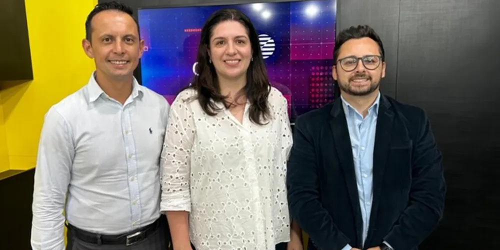 Thiago, Dra. Caroline e Fábio alertam para a importância dos cuidados com a saúde da mulher