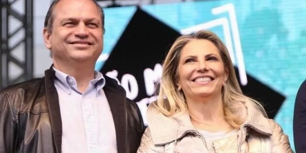 Barros é Secretário de de Indústria, Comércio e Serviços do Paraná, enquanto Cida é ex-governadora do Estado