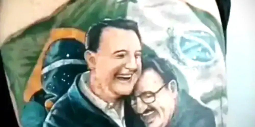 À esquerda Ratinho Junior e à direita seu pai, o apresentador Ratinho