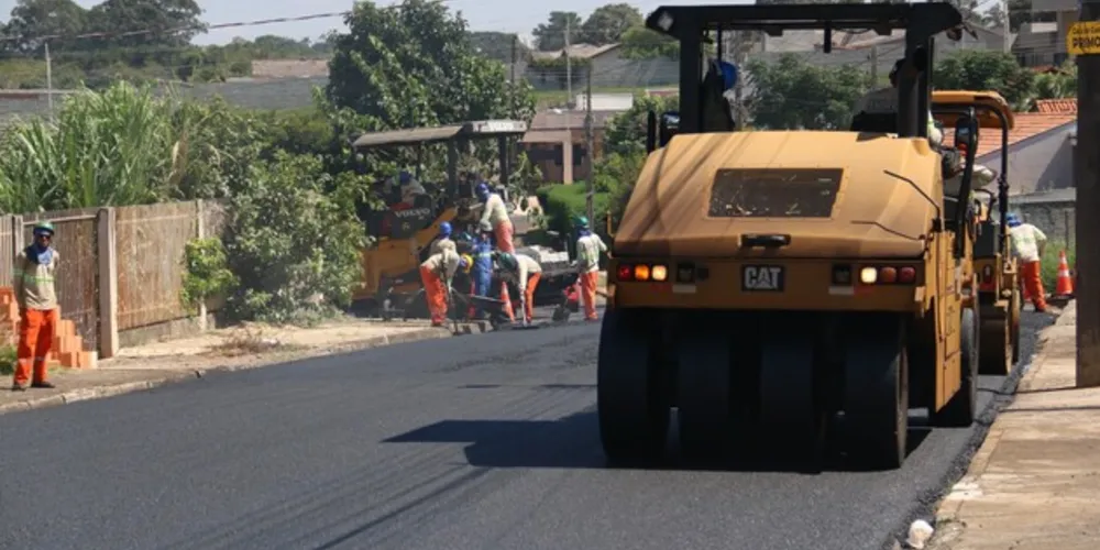 A Prefeitura de Ponta Grossa finalizou o recapeamento asfáltico em mais uma importante avenida da cidade.
