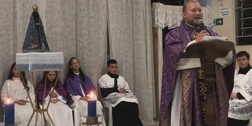 Padre Roberval vem conversando com representantes de pastorais e movimentos