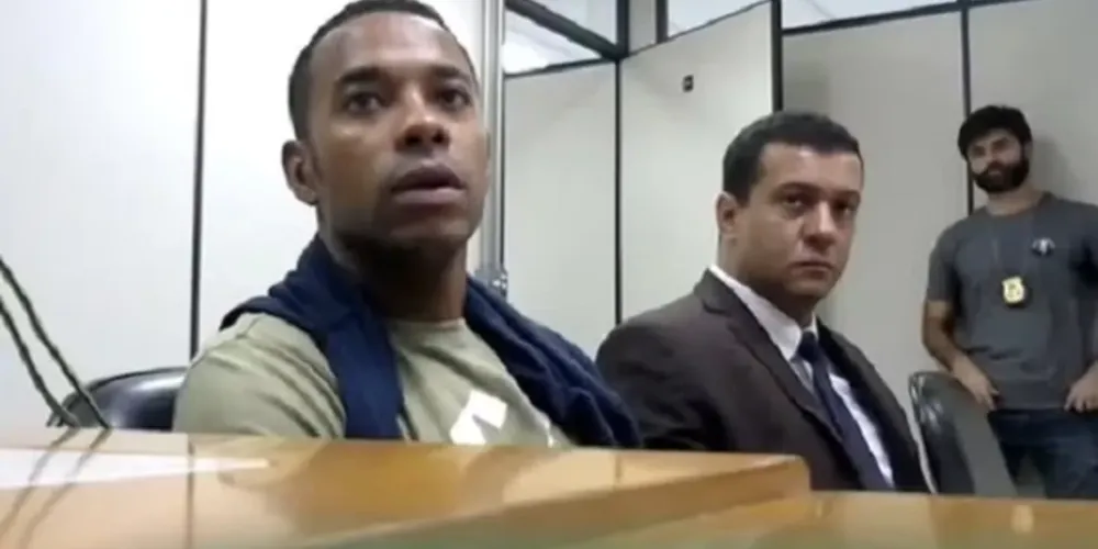 Robinho na audiência de custódia na Polícia Federal, em Santos