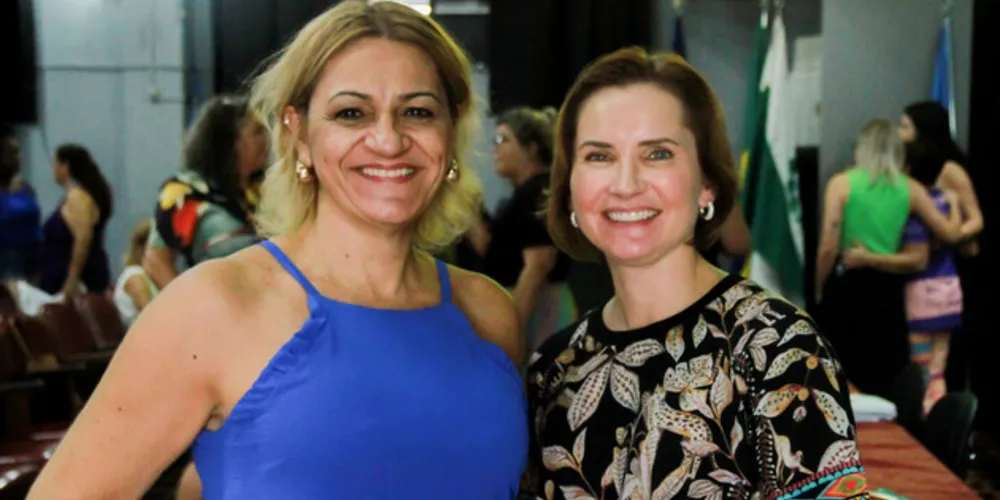 Professora Dilma Heloisa (à esquerda) e Karina Woitowicz (à direita)  representam o Sinduepg na próxima gestão do Conselho dos Direitos da Mulher