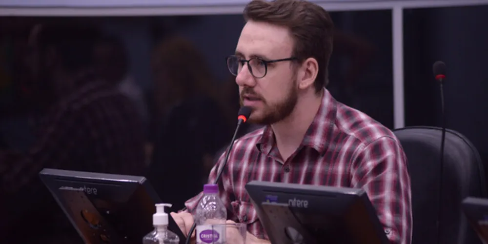 Stocco argumenta que o atual contrato não é benéfico à população