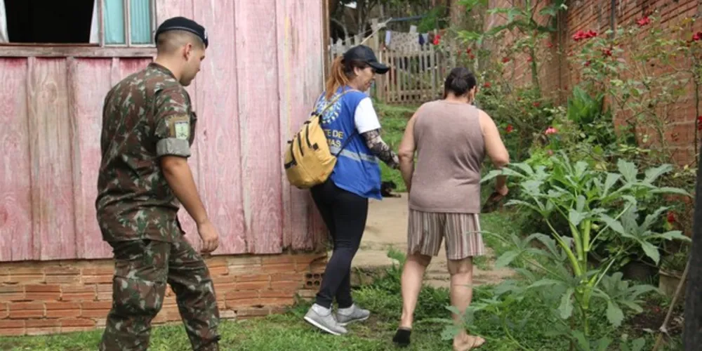 Equipes da FMS estão promovendo ao longo da semana blitz educativas, atividades lúdicas em escolas, entrega de material informativo e palestras