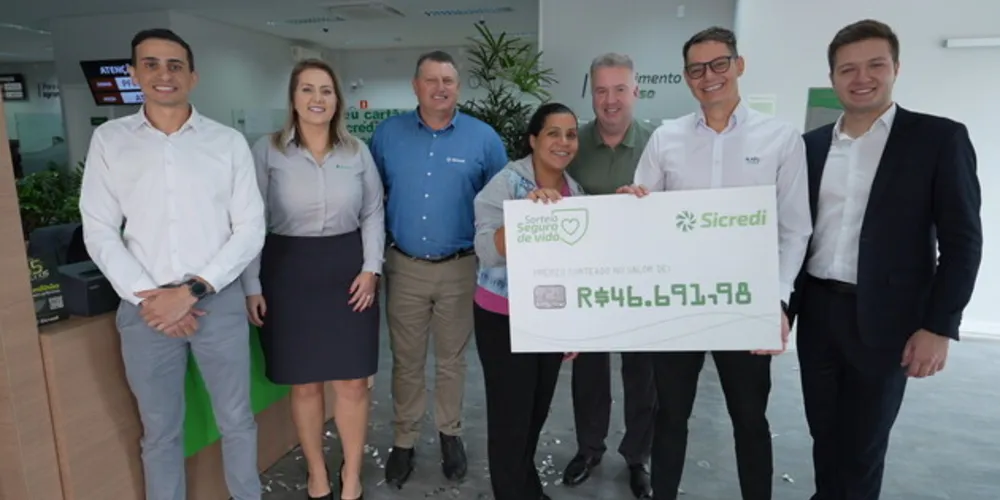 A entrega da premiação contou com a presença de Márcio Zwierewicz, presidente da Sicredi Campos Gerais e Grande Curitiba PR/SP