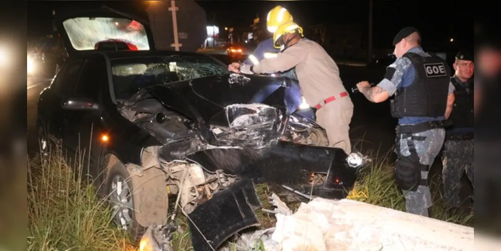 Acidente aconteceu na madrugada deste sábado (06)