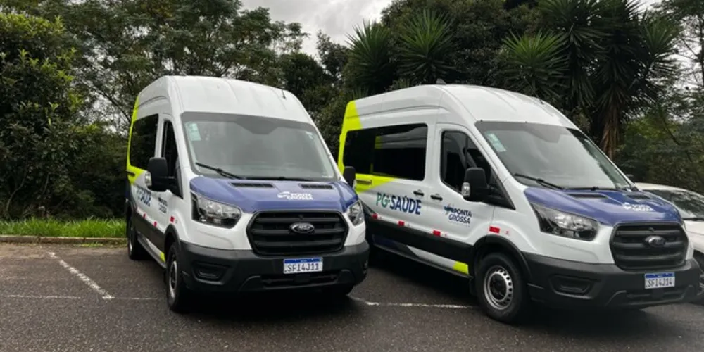 Duas vans foram adquiridas por meio da Fundação Municipal de Saúde