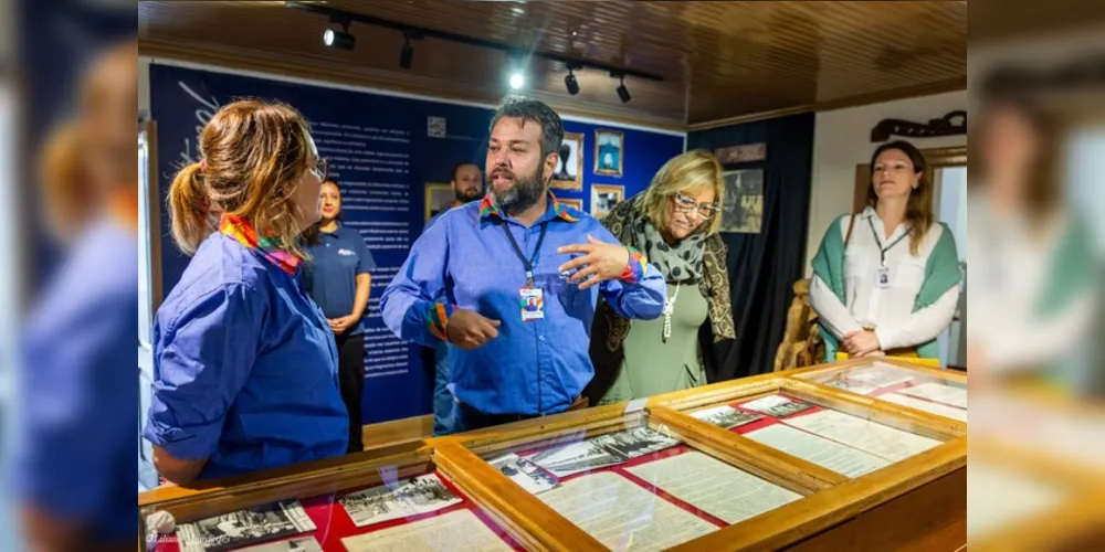 O secretário de Cultura de Ponta Grossa, Alberto Portugal, agradeceu a visita da secretária e destacou a importância deste contato