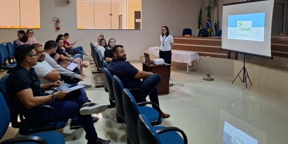 A coordenadora destaca o envelhecimento da população, e a utilização da Linha de Cuidado