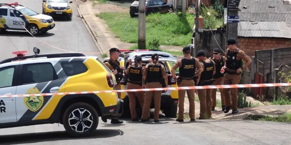 O jovem baleado entrou em óbito e até o momento não foi identificado.