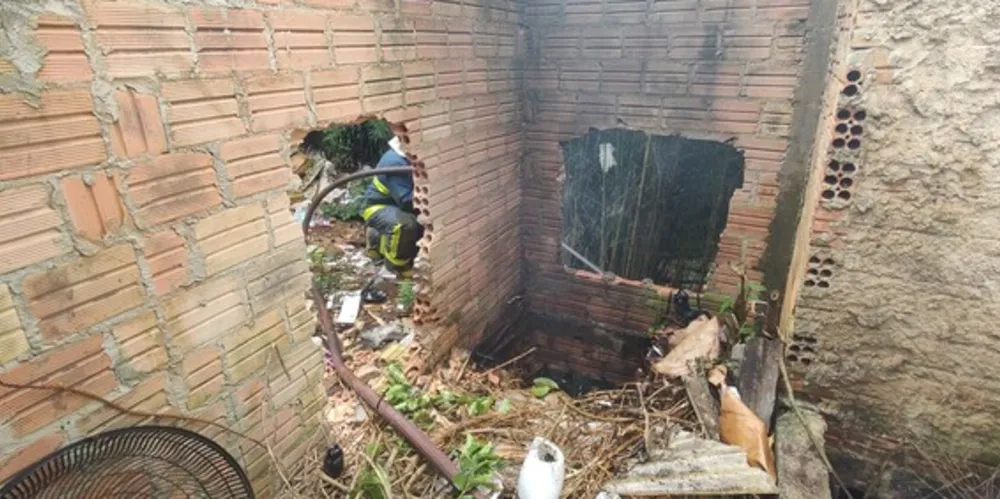 Fogo pode ter começado por conta de uma bituca de cigarro