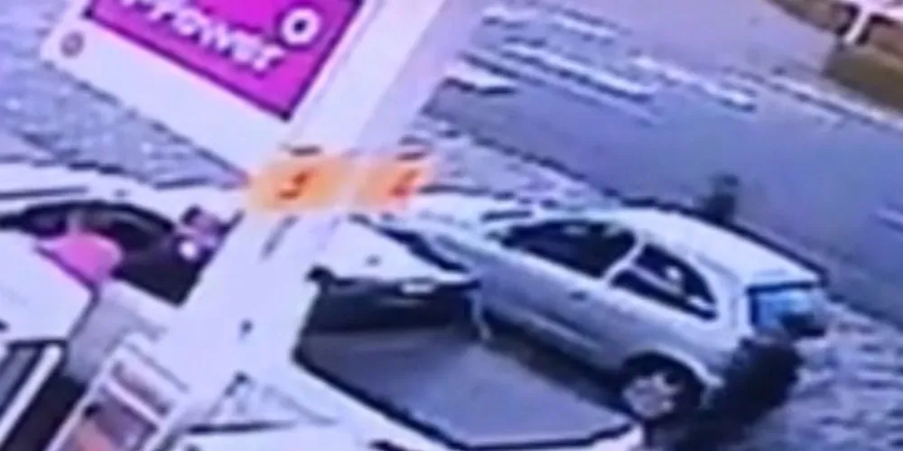 Imagem ilustrativa da imagem Dupla furta carro em posto de combustíveis de PG; veja vídeo