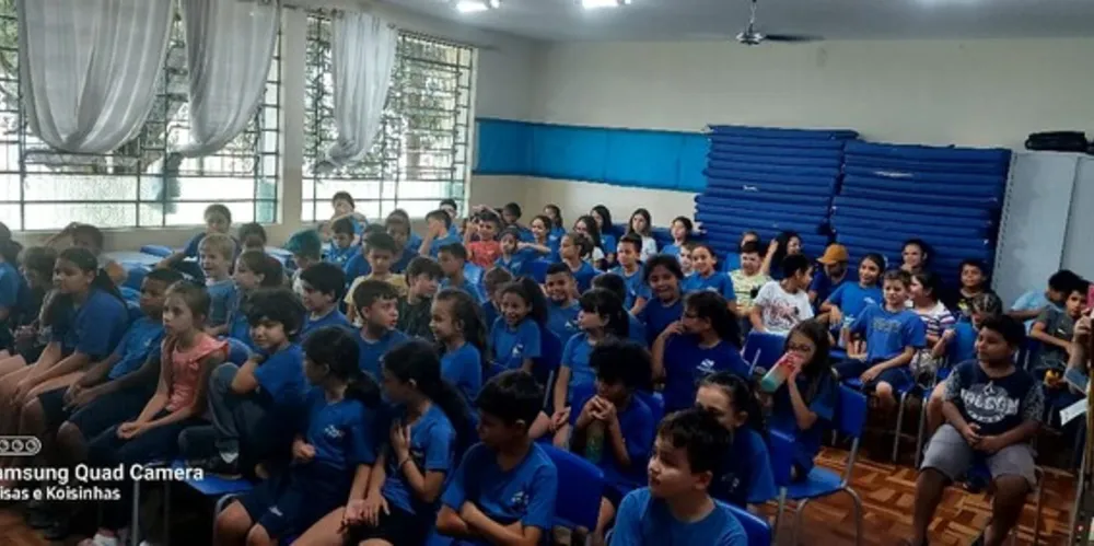 A iniciativa foi uma ideia coletiva da turma e professora, tendo em vista o aumento de casos na cidade