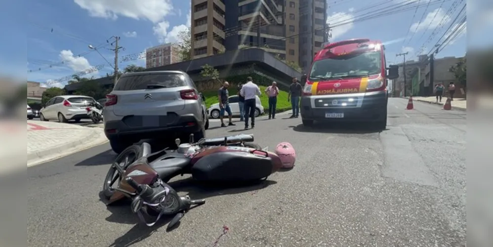 Acidente ocorreu no cruzamento da rua Sant'Ana com a rua Carlos Osternack, na região central