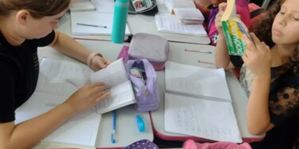 Parte das atividades propostas aos alunos consistia na procura e escrita de termos do vocabulário local