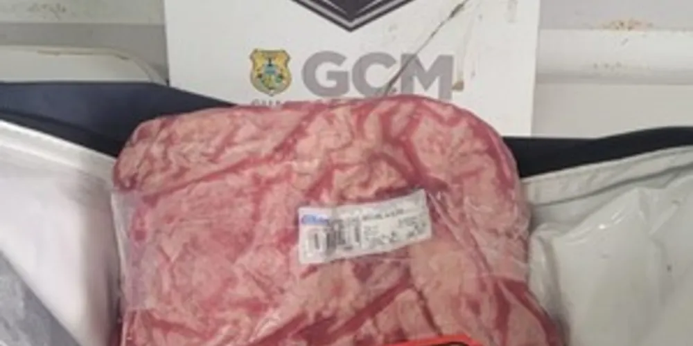 O homem  foi detido e encaminhado para a 13ª Subdivisão Policial