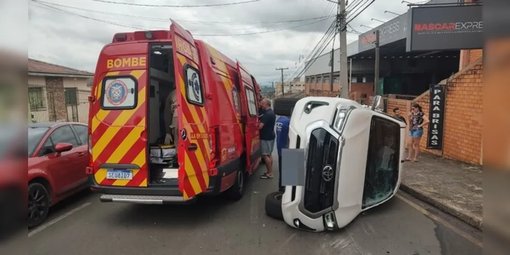 Condutora do Onix foi atendida pela equipe do Siate