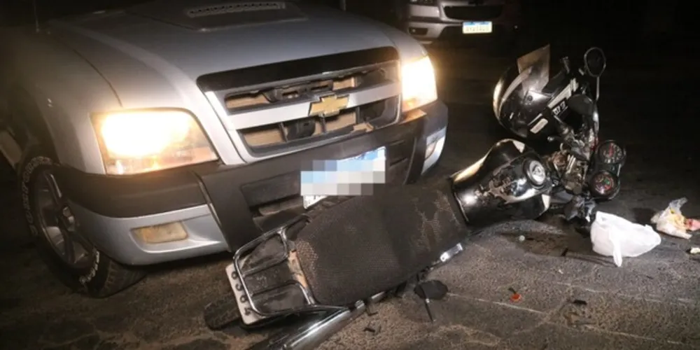 Motociclista tem uma suspeita de fratura na perna