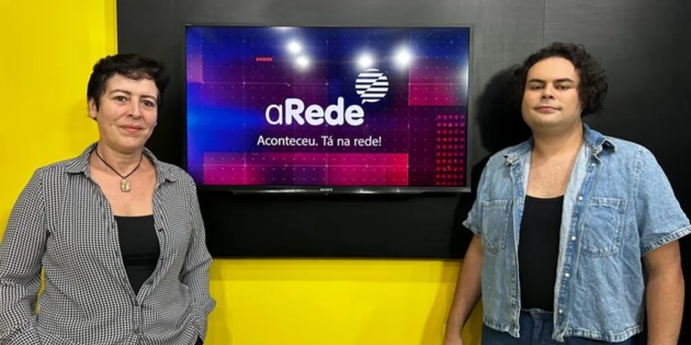 A coordenadora Silvana e o professor Luiz, do Cursinho Popular da UEPG trouxeram detalhes do projeto que está com inscrições abertas até o dia 10