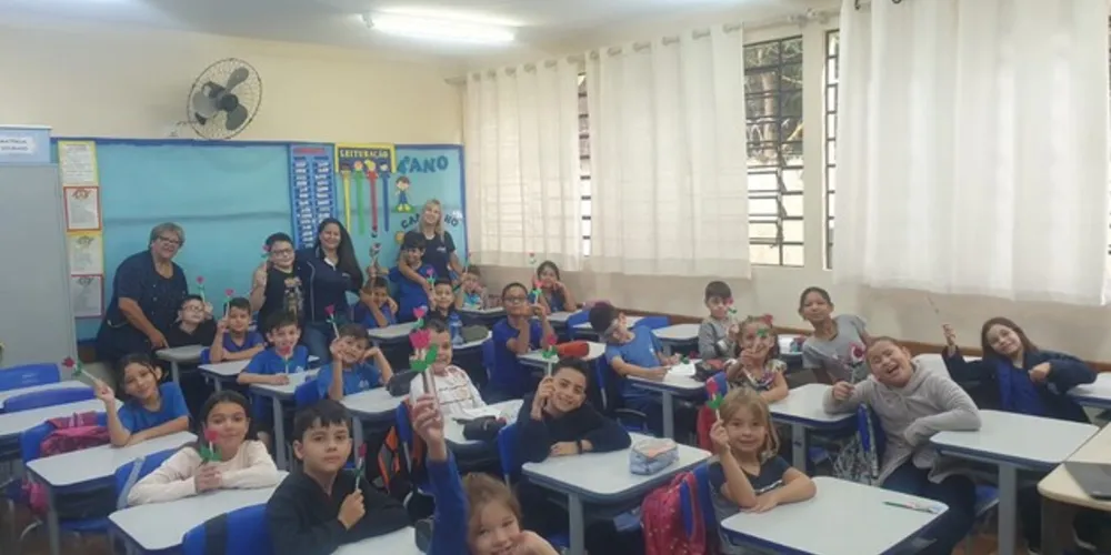O trabalho feito em aula envolveu um momento de canto e dança dos alunos