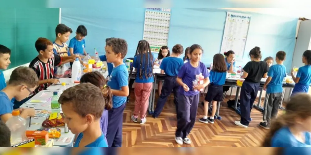 Após todo o processo de idealização do projeto, a empolgação tomou cota da turma durante a inauguração do "Mercado Guaracy"