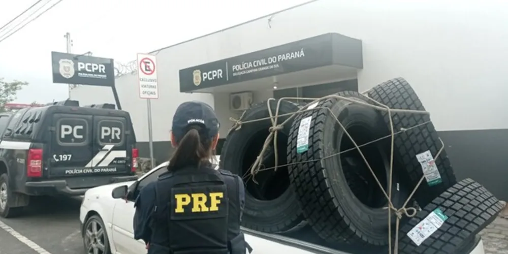 O homem foi detido pela equipe da PRF e encaminhado para a Delegacia da Polícia Civil.