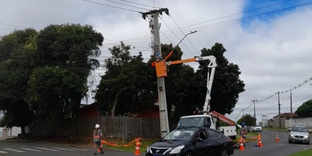 Instalação dos LEDs acontece na rua Antônio Saad