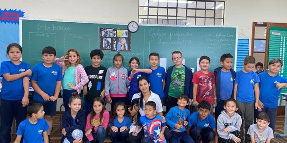 A visita de uma médica veterinária foi uma das ações das quais os alunos participaram